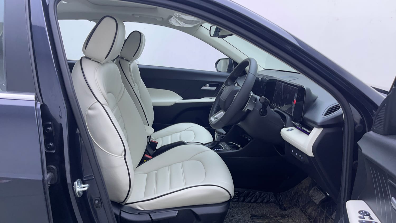 Used 2026 Hyundai Verna 1.5 MPi Petrol IVT HX 6 Petrol Automatic interior RIGHT SIDE FRONT DOOR CABIN VIEW