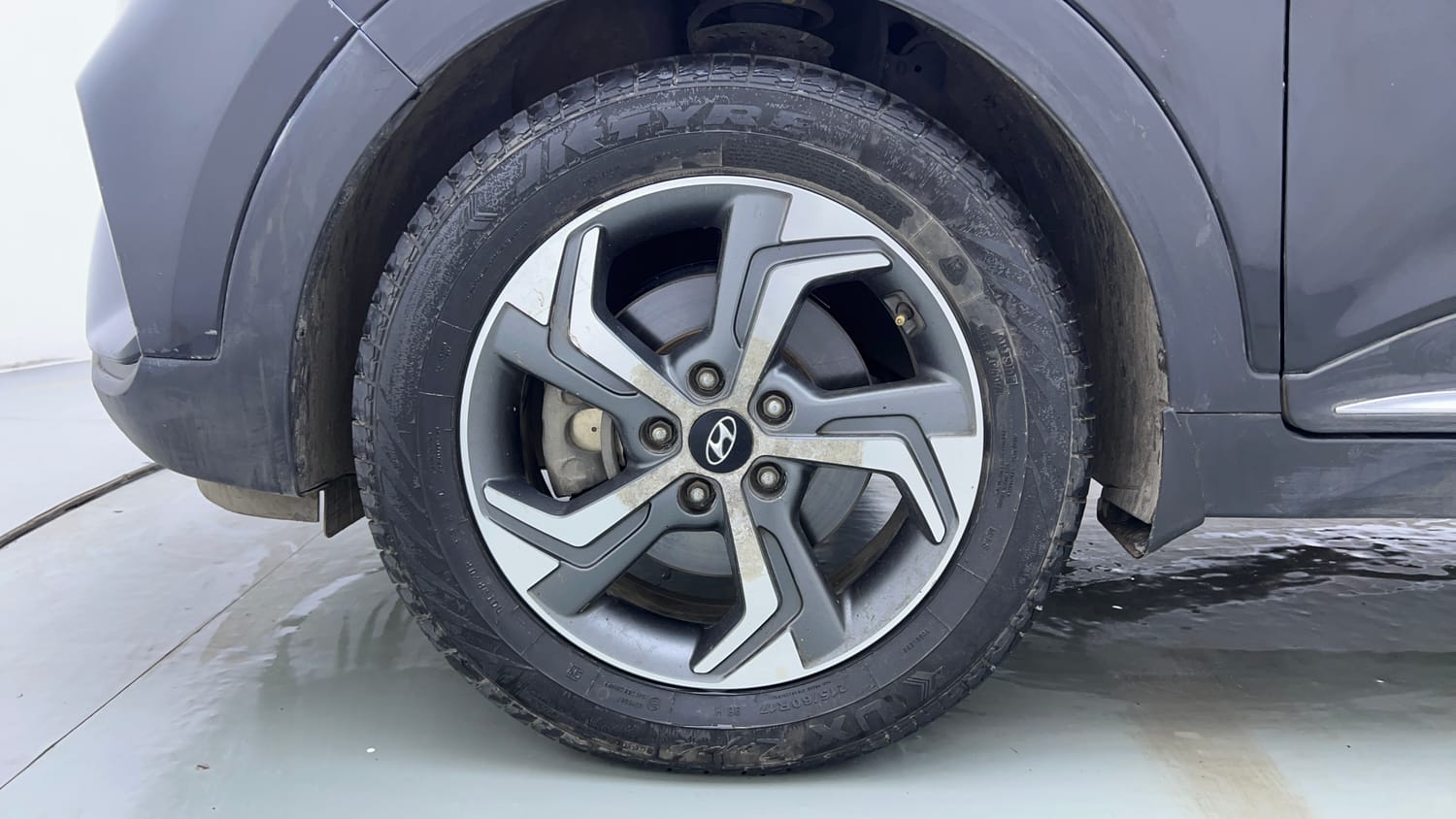 Used 2018 Hyundai Creta SX 1.6 AT Petrol Petrol Automatic tyres LEFT FRONT TYRE RIM VIEW