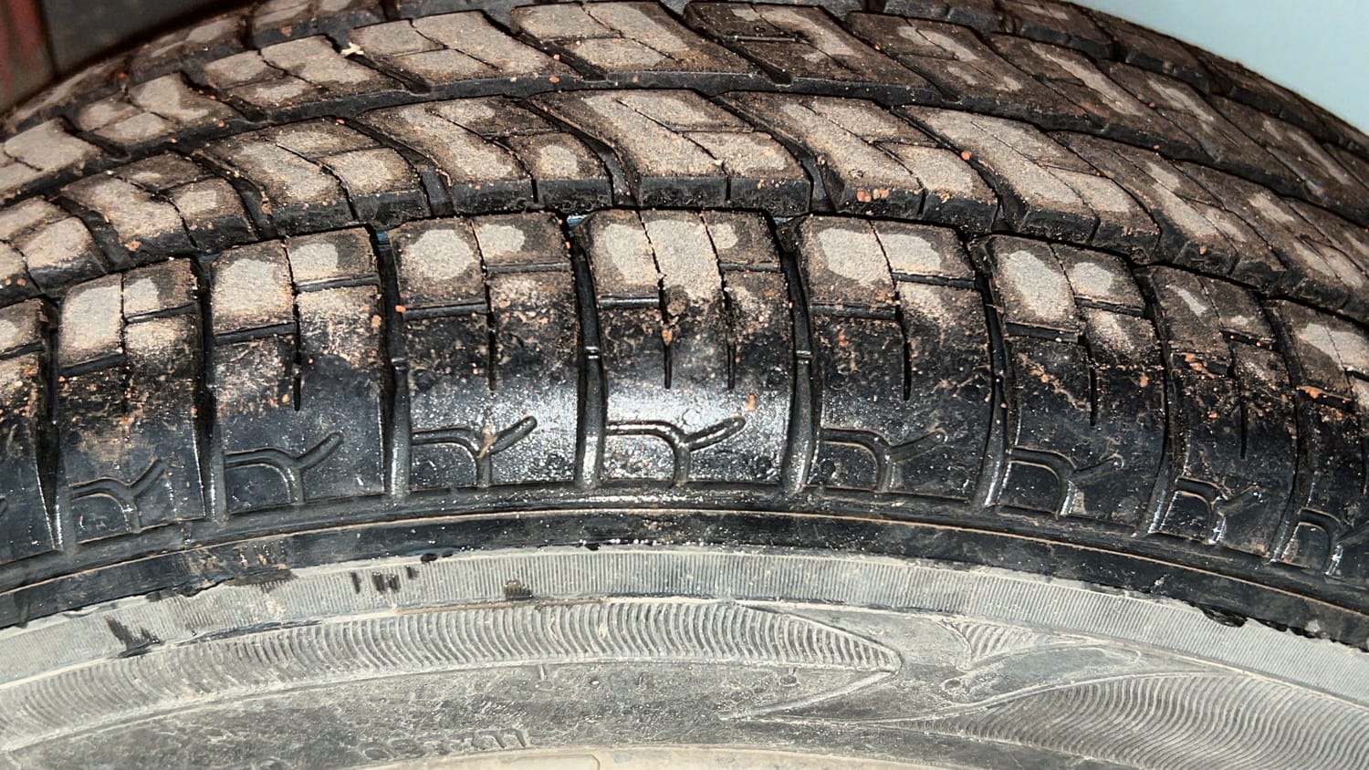 Used 2018 maruti-suzuki Alto K10 VXi (O) AMT Petrol Automatic tyres LEFT REAR TYRE TREAD VIEW