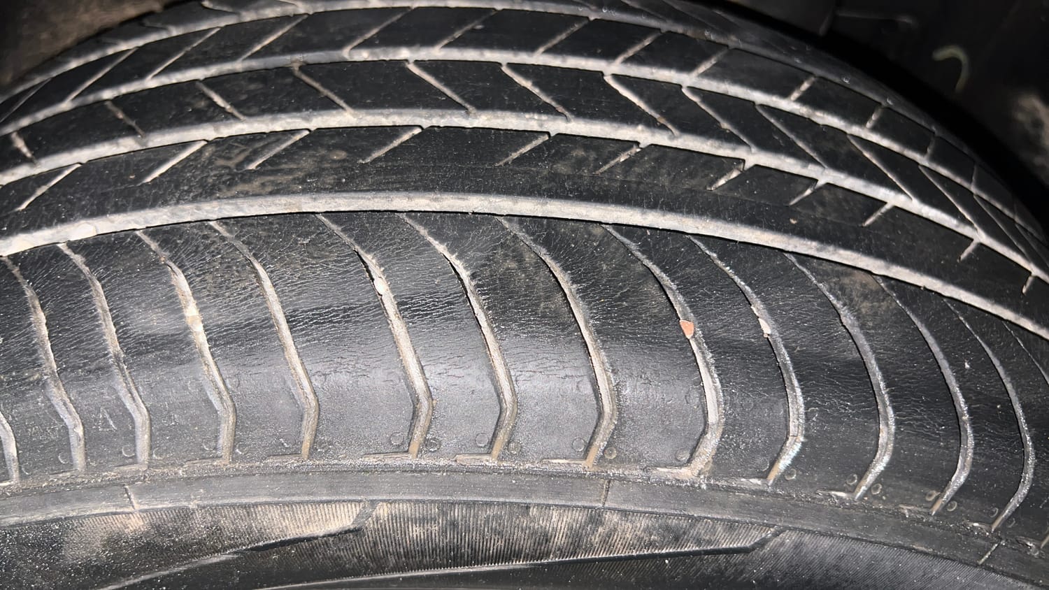 Used 2022 Toyota Urban Cruiser Mid Grade MT Petrol Manual tyres LEFT REAR TYRE TREAD VIEW