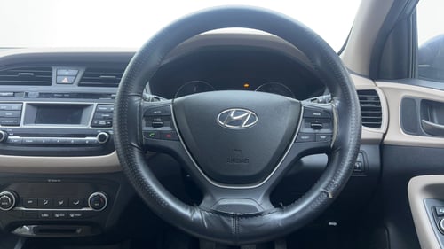 Used 2016 Hyundai Elite i20 Sportz 1.2 Petrol Manual interior STEERING VIEW