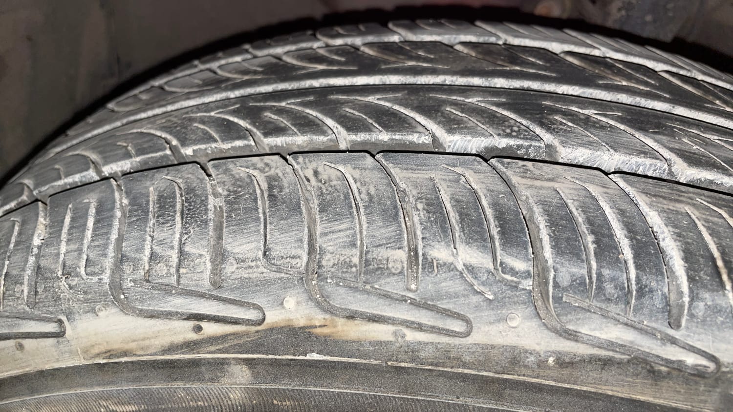 Used 2019 Honda Amaze 1.2 V CVT Petrol Petrol Automatic tyres LEFT FRONT TYRE TREAD VIEW