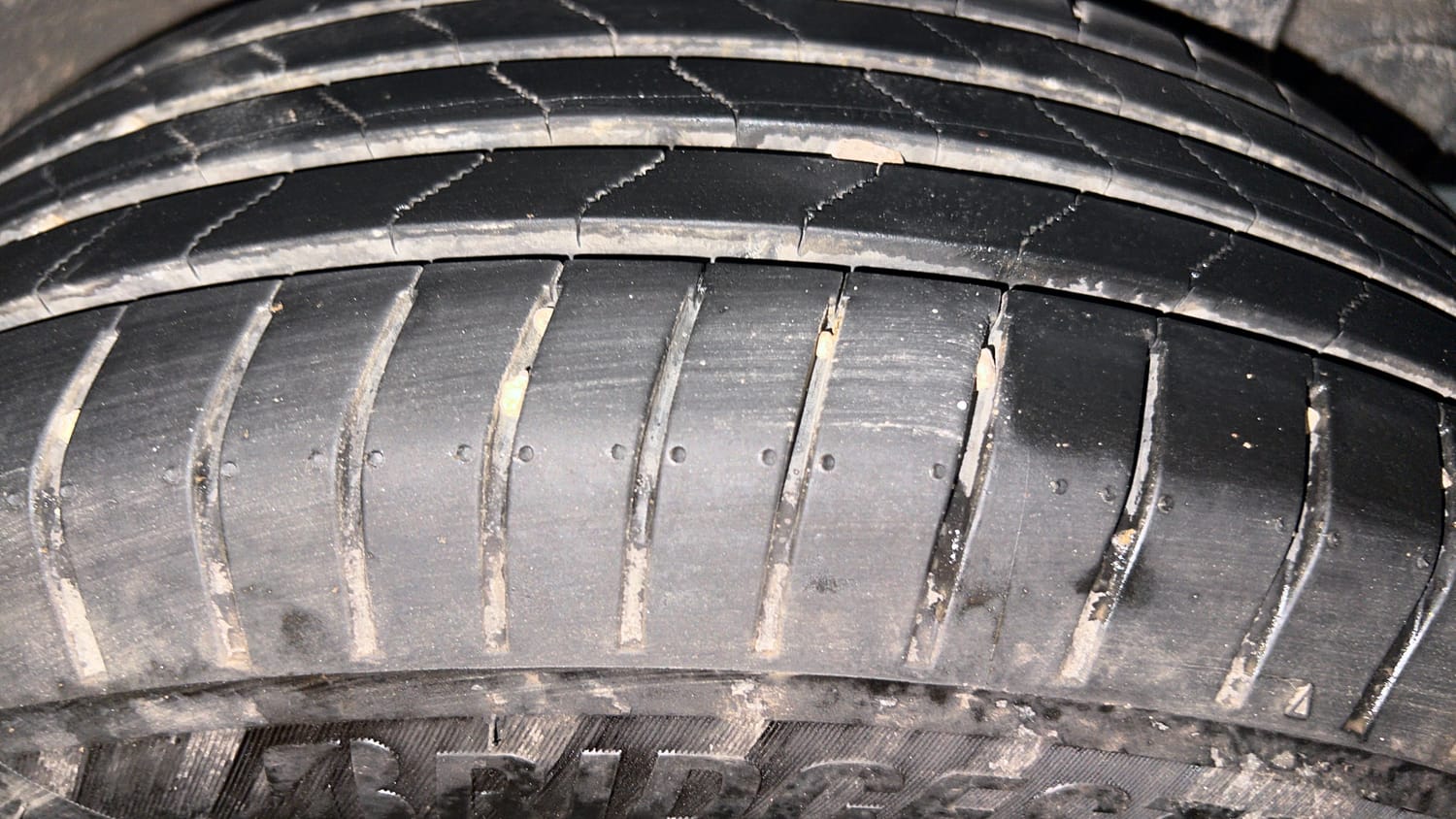 Used 2017 Hyundai Elite i20 Magna Executive 1.2 Petrol Manual tyres LEFT REAR TYRE TREAD VIEW