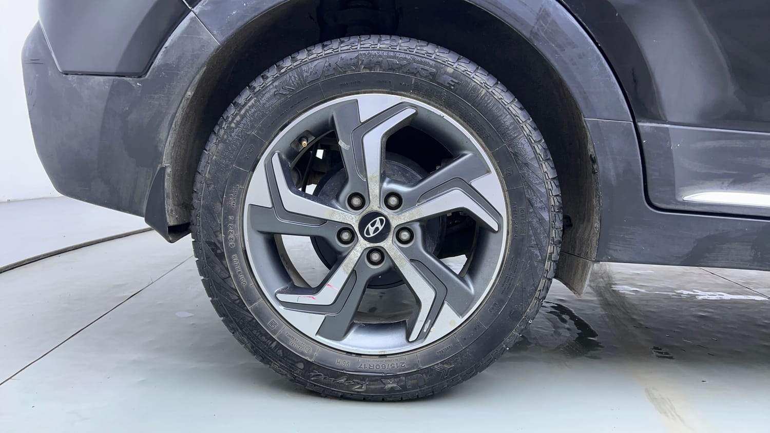 Used 2018 Hyundai Creta SX 1.6 AT Petrol Petrol Automatic tyres RIGHT REAR TYRE RIM VIEW