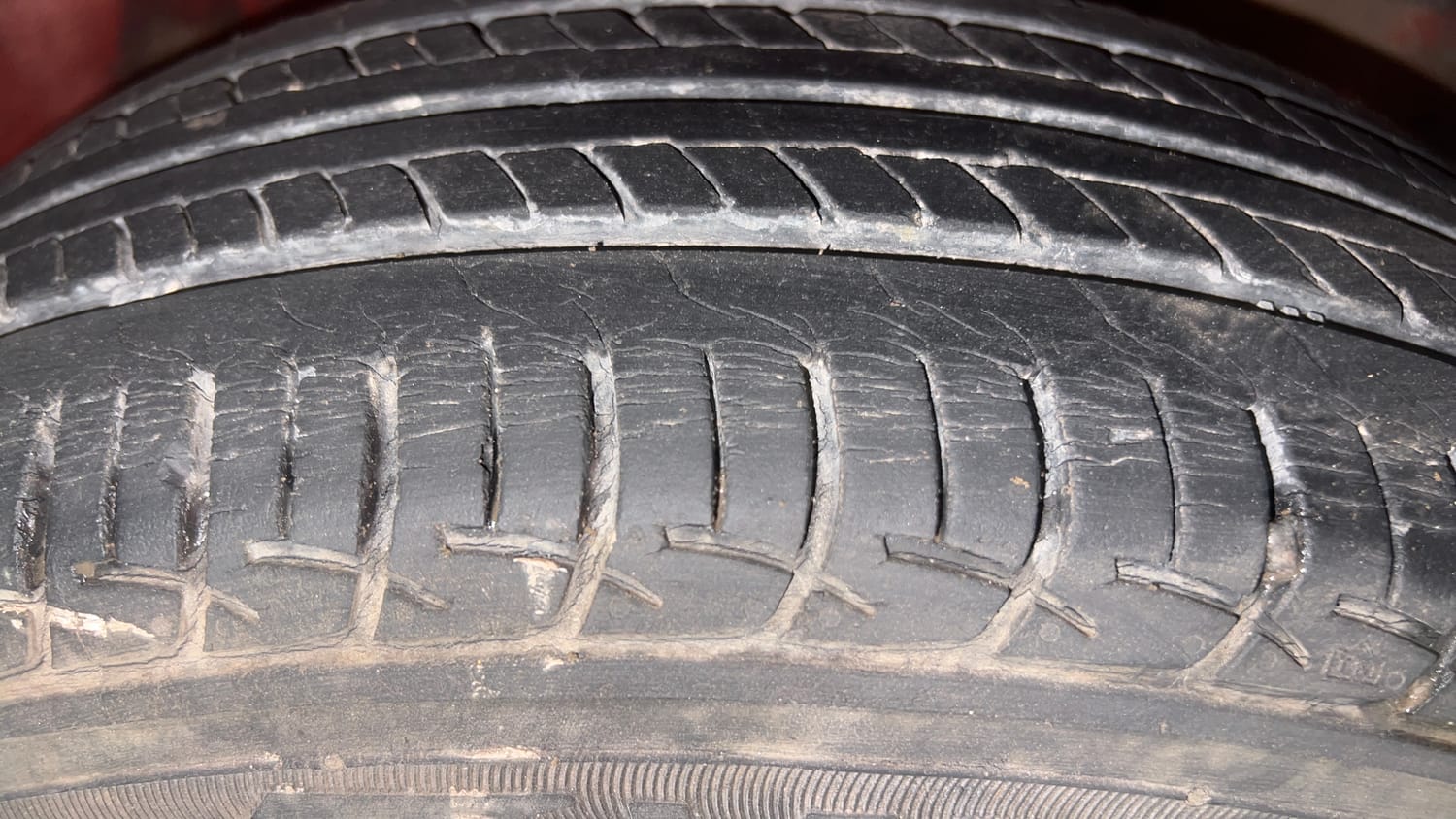 Used 2018 Maruti Suzuki Baleno Delta 1.2 AT Petrol Automatic tyres RIGHT FRONT TYRE TREAD VIEW