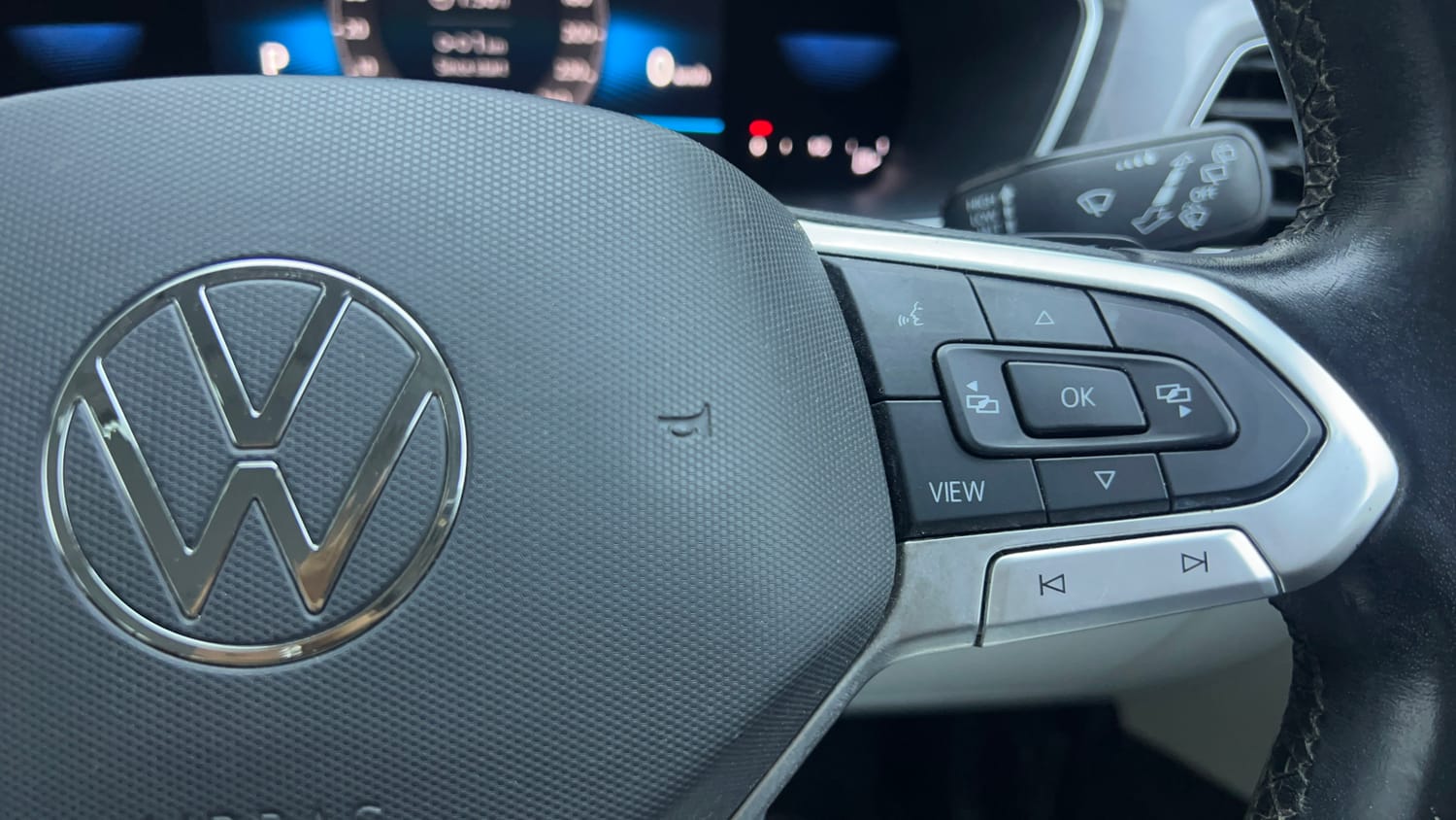 Used 2022 Volkswagen Taigun Topline 1.0 TSI AT Petrol Automatic top_features Cruise control