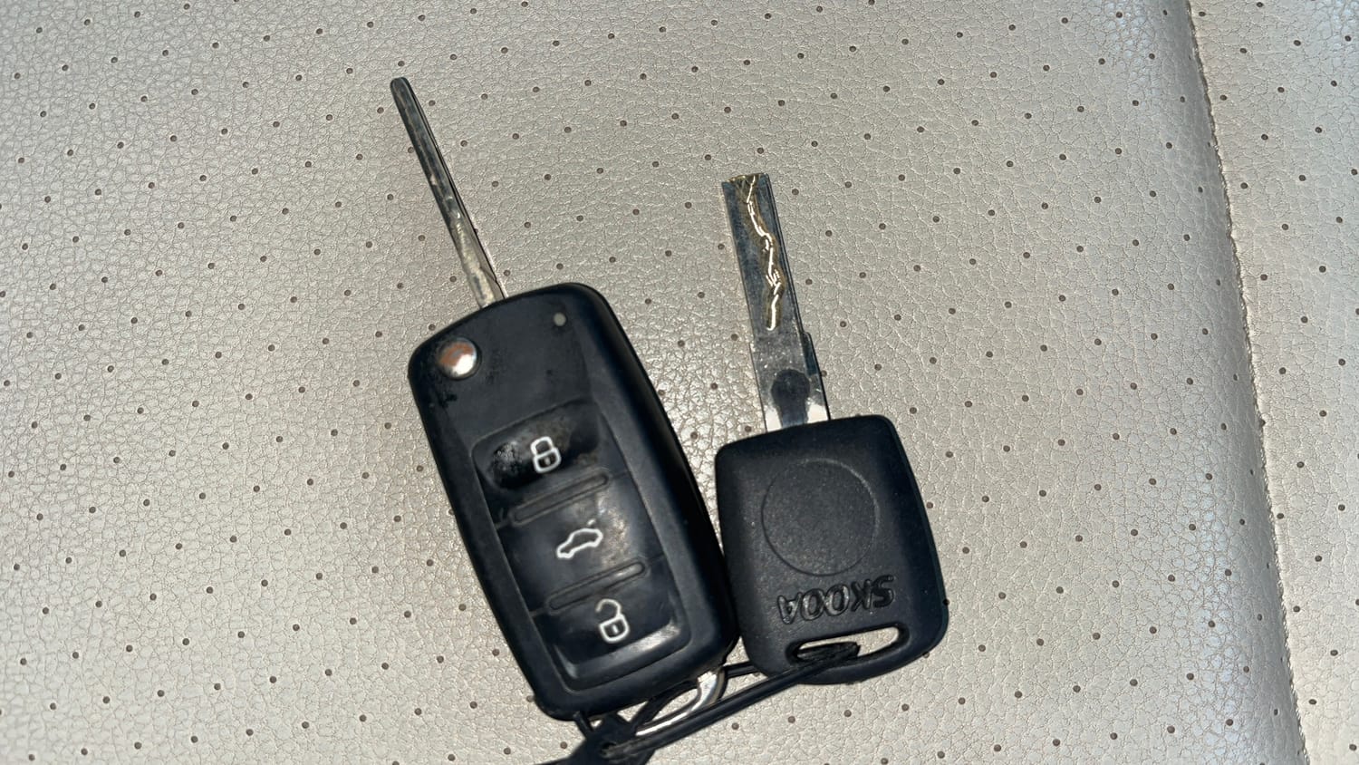 Used 2016 Skoda Rapid 1.5 TDI CR Style Plus AT Diesel Automatic extra CAR KEY VIEW