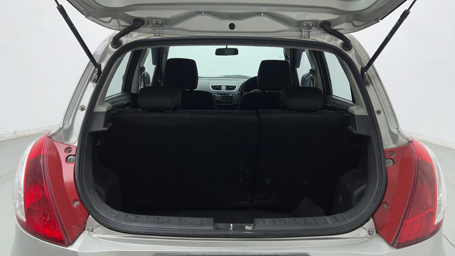 Used 2017 Maruti Suzuki Swift LXi (O) Petrol Manual interior DICKY INSIDE VIEW