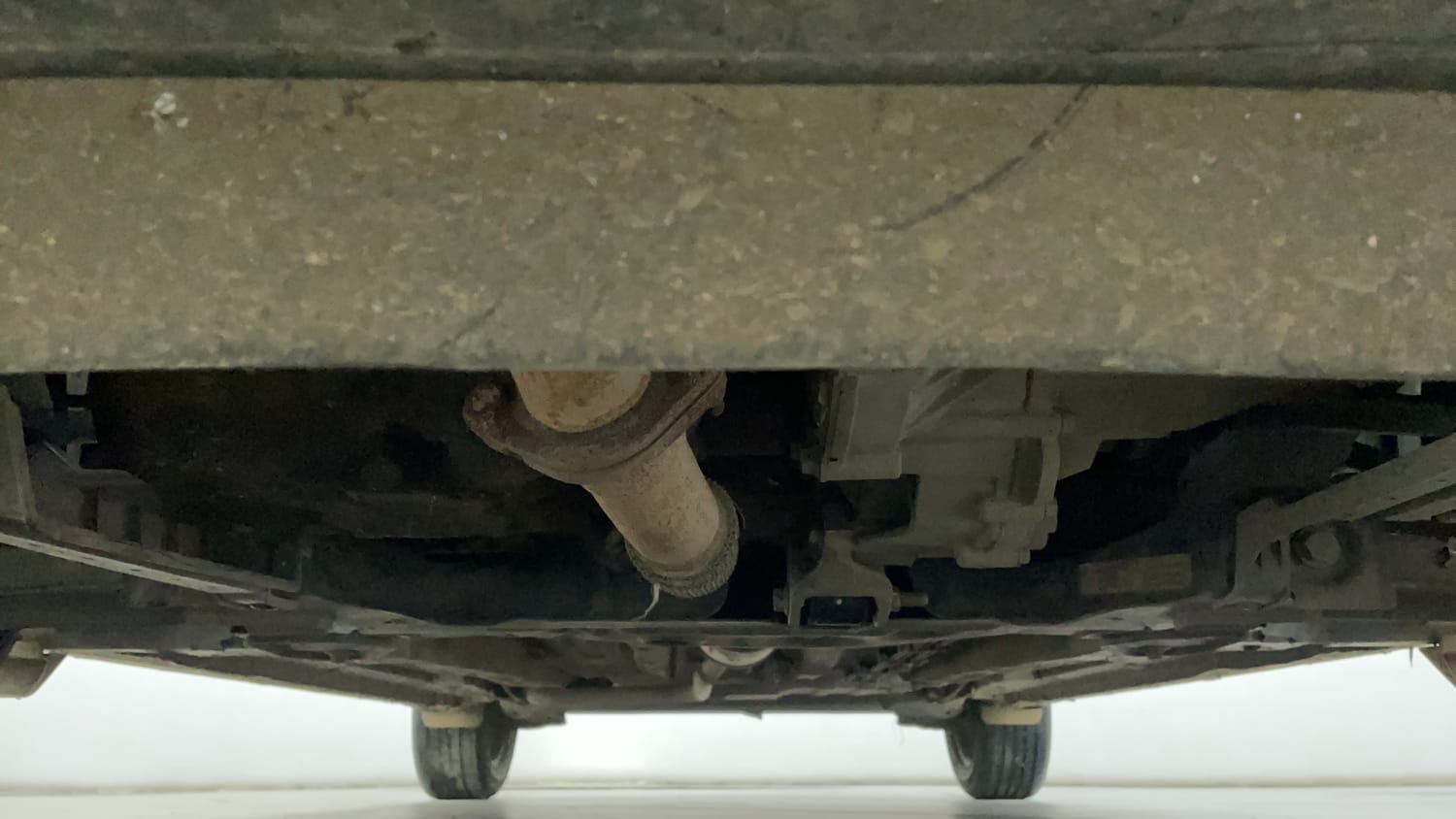 Used 2021 Tata Altroz XM Plus Petrol Petrol Manual extra FRONT LEFT UNDERBODY VIEW