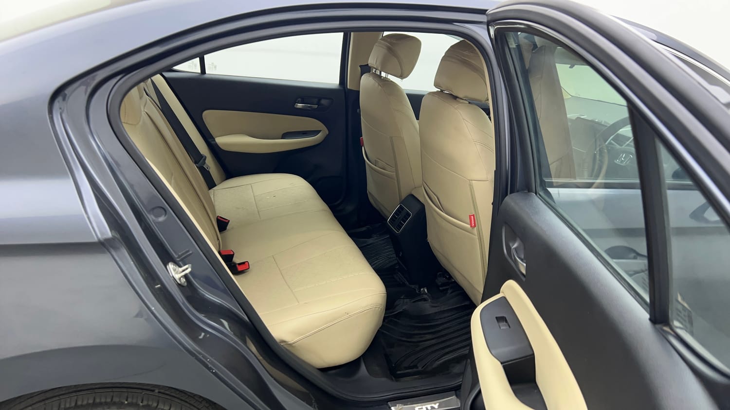 Used 2023 Honda City V Petrol MT Petrol Manual interior RIGHT SIDE REAR DOOR CABIN VIEW