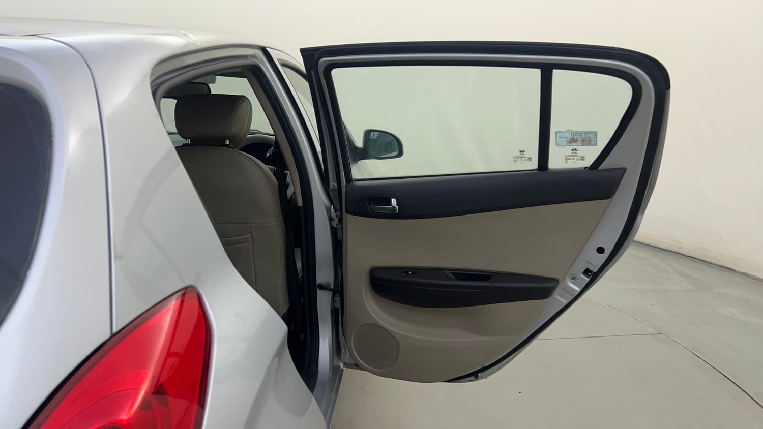 Used 2014 Hyundai i20 Sportz 1.2 Petrol Manual interior RIGHT REAR DOOR OPEN VIEW