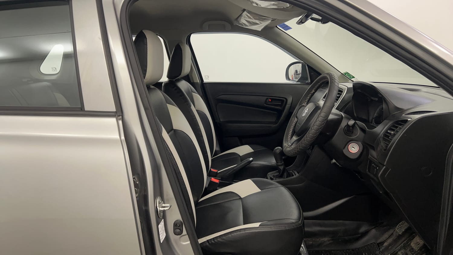 Used 2022 maruti-suzuki Vitara Brezza LXi Petrol Manual interior RIGHT SIDE FRONT DOOR CABIN VIEW