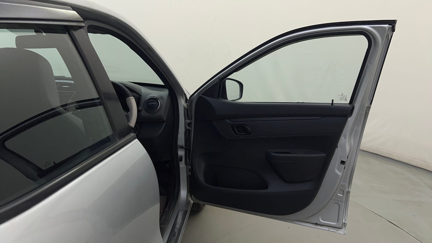 Used 2016 Renault Kwid RXT Petrol Manual interior RIGHT FRONT DOOR OPEN VIEW