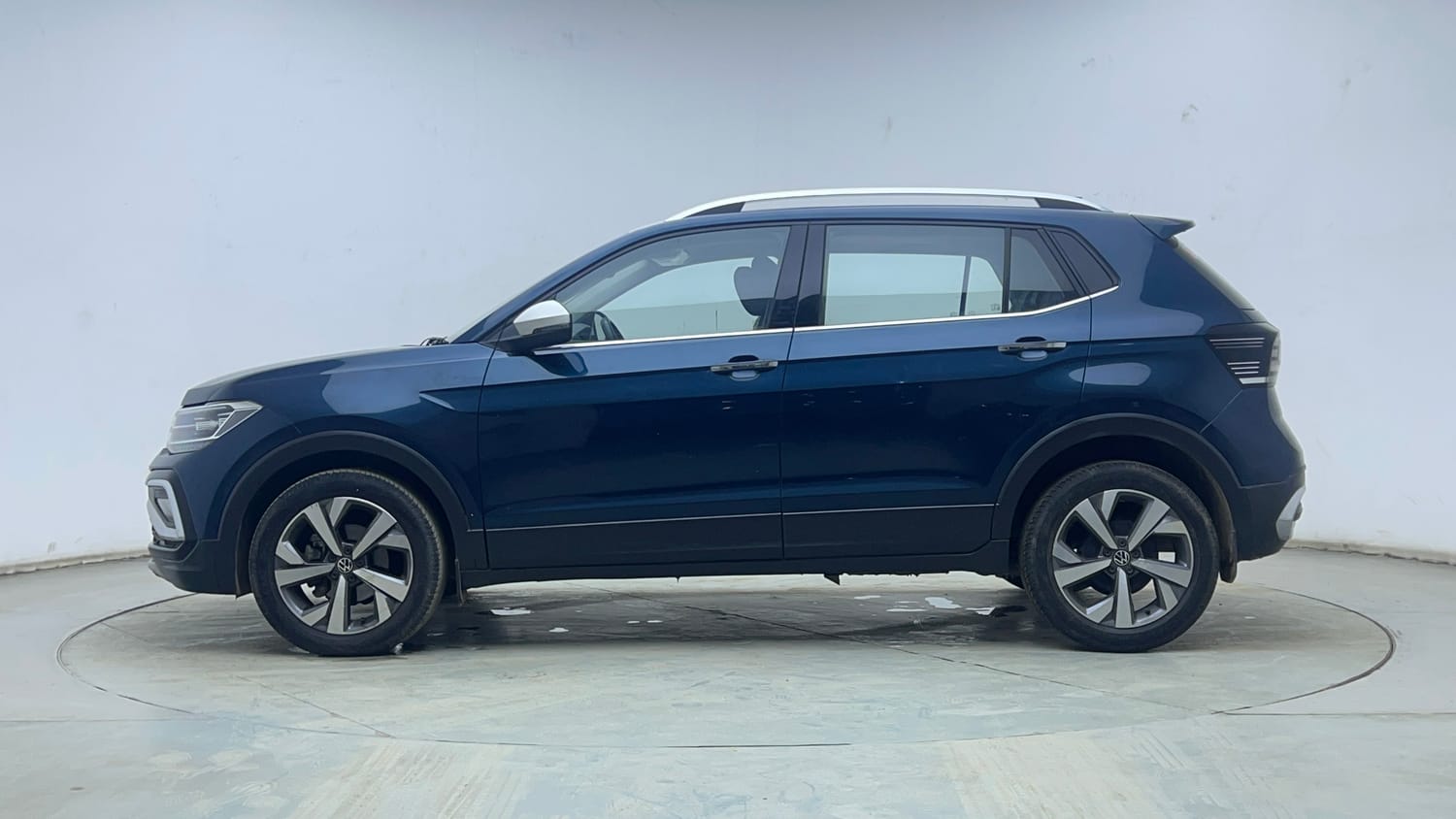 Used 2025 Volkswagen Taigun Topline 1.0 TSI AT Petrol Automatic exterior LEFT SIDE VIEW