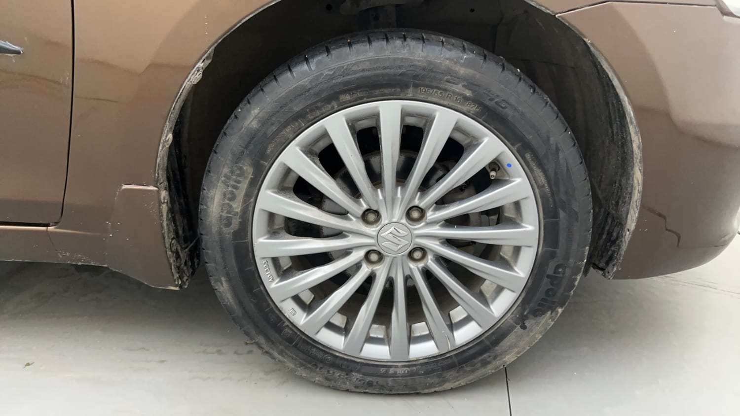 Used 2015 Maruti Suzuki Ciaz ZXI+ Petrol Manual tyres RIGHT FRONT TYRE RIM VIEW