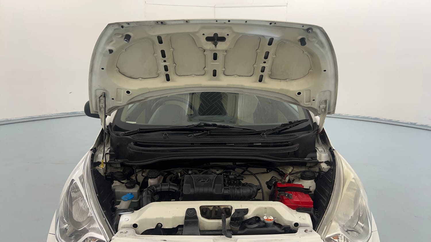 Used 2014 Hyundai Eon Era + Petrol Manual engine ENGINE & BONNET OPEN FRONT VIEW