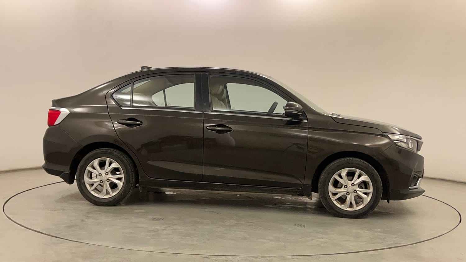 Used 2019 Honda Amaze 1.2 V CVT Petrol Petrol Automatic exterior RIGHT SIDE VIEW
