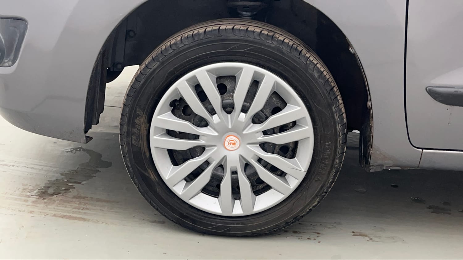 Used 2017 Maruti Suzuki Wagon R VXI Petrol Manual tyres LEFT FRONT TYRE RIM VIEW