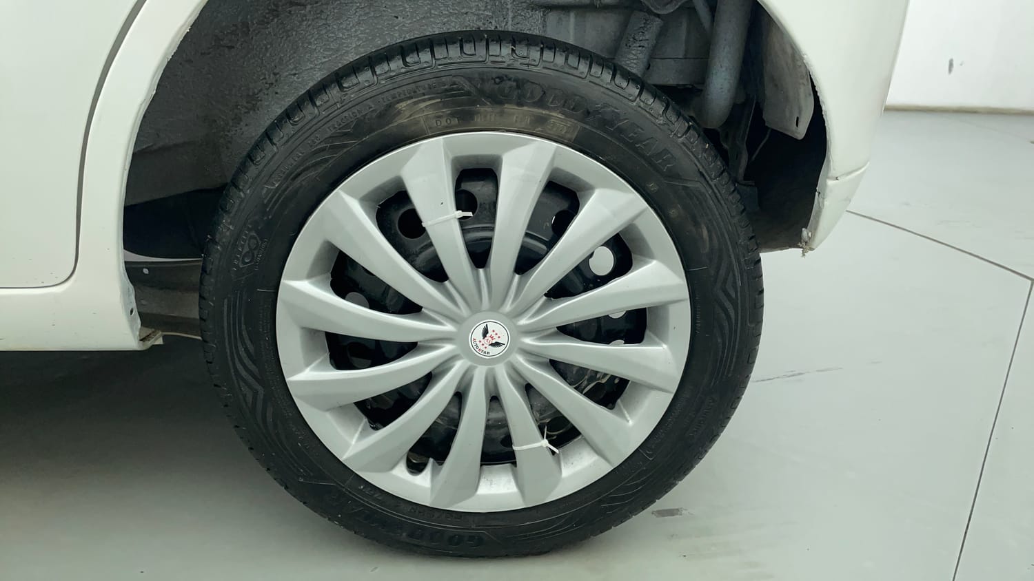 Used 2016 Maruti Suzuki Wagon R VXI Petrol Manual tyres LEFT REAR TYRE RIM VIEW