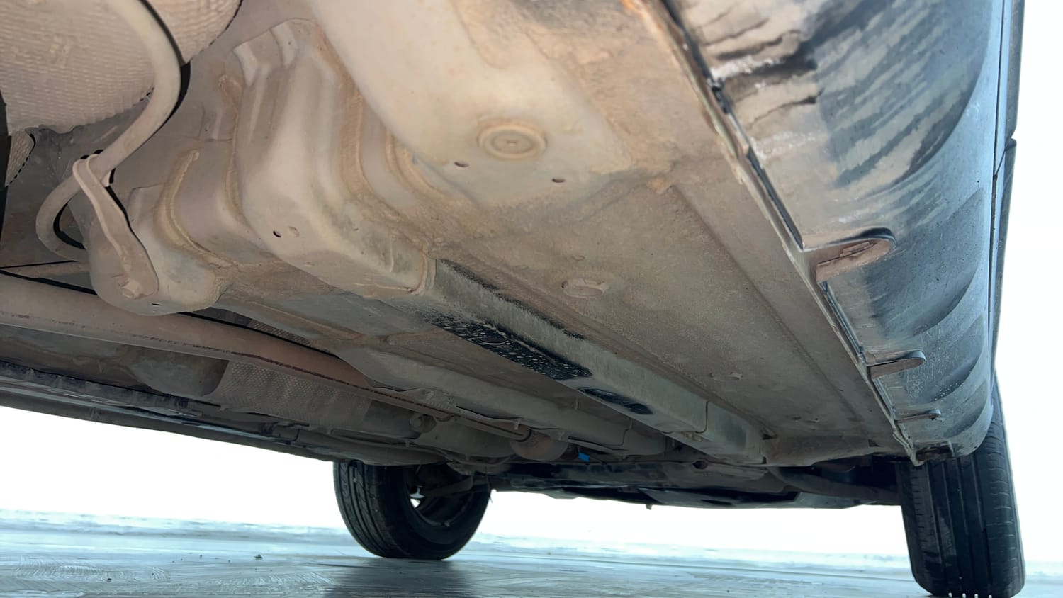 Used 2022 Hyundai Venue S (O) 1.2 Petrol Cng Manual extra REAR RIGHT UNDERBODY VIEW