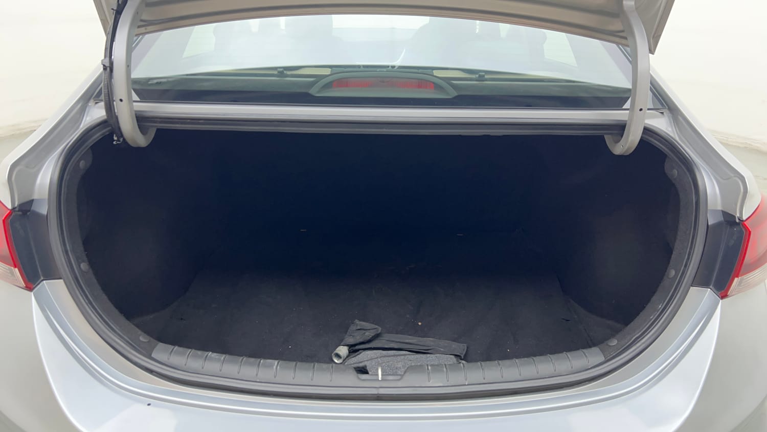 Used 2019 Hyundai Verna SX (O) 1.6 VTVT AT Petrol Automatic interior DICKY INSIDE VIEW