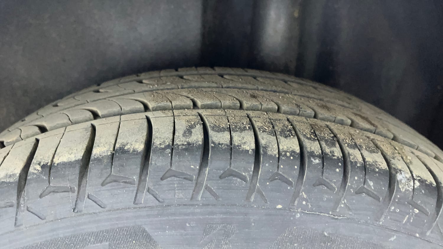 Used 2020 Volkswagen Polo Comfortline 1.0L (P) Petrol Manual tyres LEFT REAR TYRE TREAD VIEW