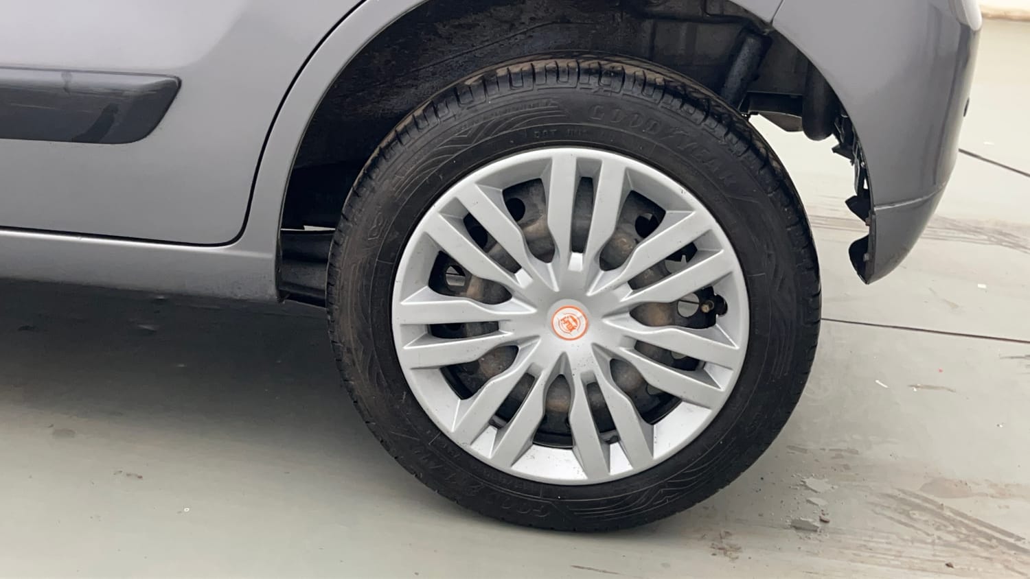 Used 2017 Maruti Suzuki Wagon R VXI Petrol Manual tyres LEFT REAR TYRE RIM VIEW