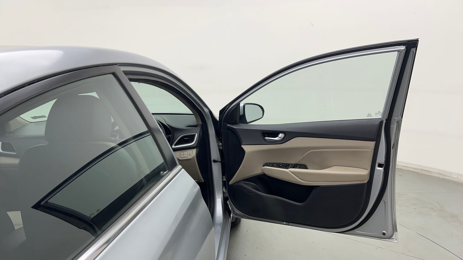 Used 2019 Hyundai Verna SX (O) 1.6 VTVT AT Petrol Automatic interior RIGHT FRONT DOOR OPEN VIEW