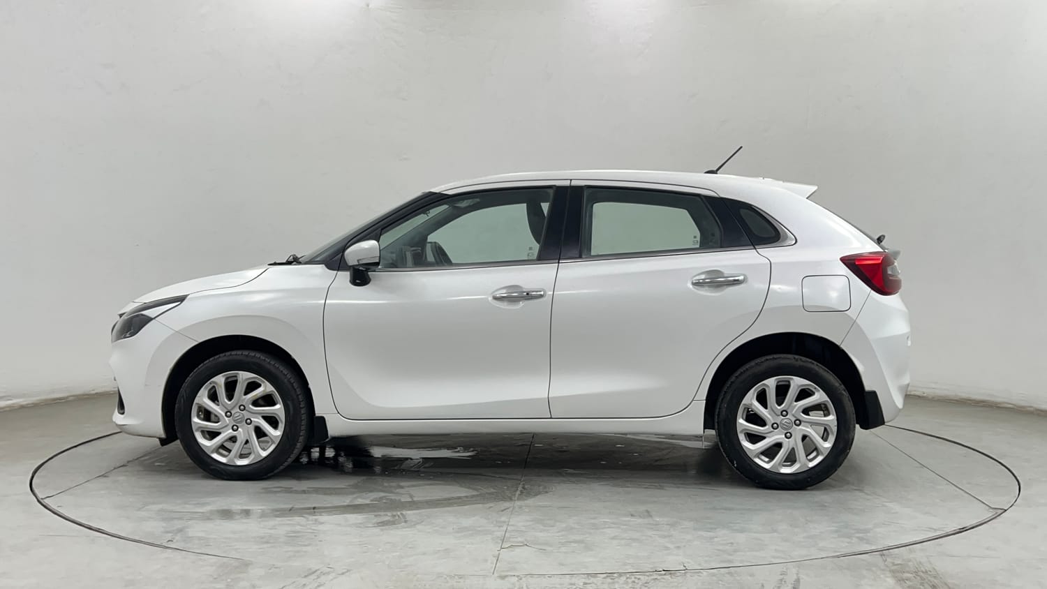 Used 2023 Maruti Suzuki Baleno Zeta AGS Petrol Automatic exterior LEFT SIDE VIEW