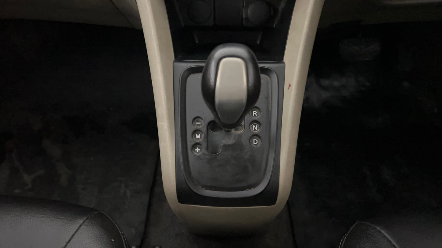 Used 2014 Maruti Suzuki Celerio VXi AMT Petrol Automatic interior GEAR  KNOB VIEW