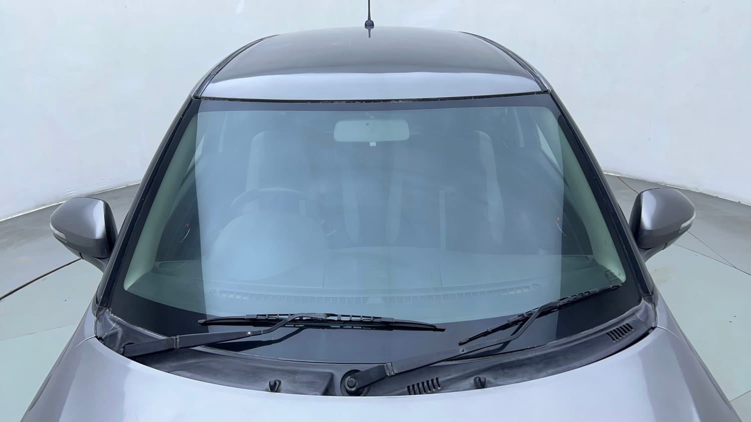 Used 2012 Maruti Suzuki Swift VXi Petrol Manual exterior FRONT WINDSHIELD VIEW