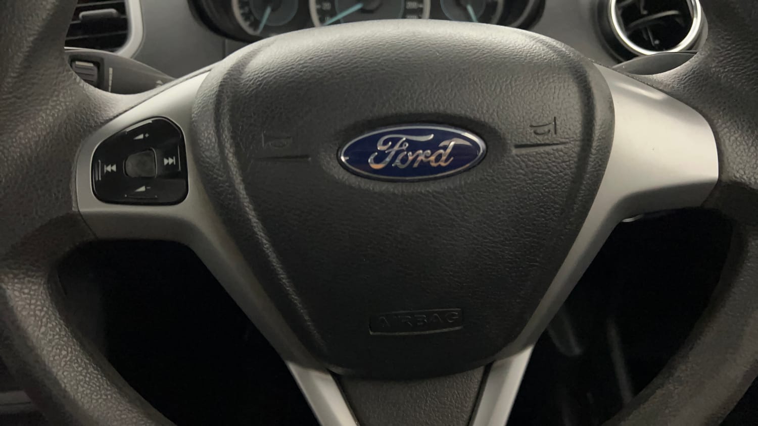 Used 2016 Ford Figo Trend 1.2 Ti-VCT Petrol Manual top_features Steering mounted controls