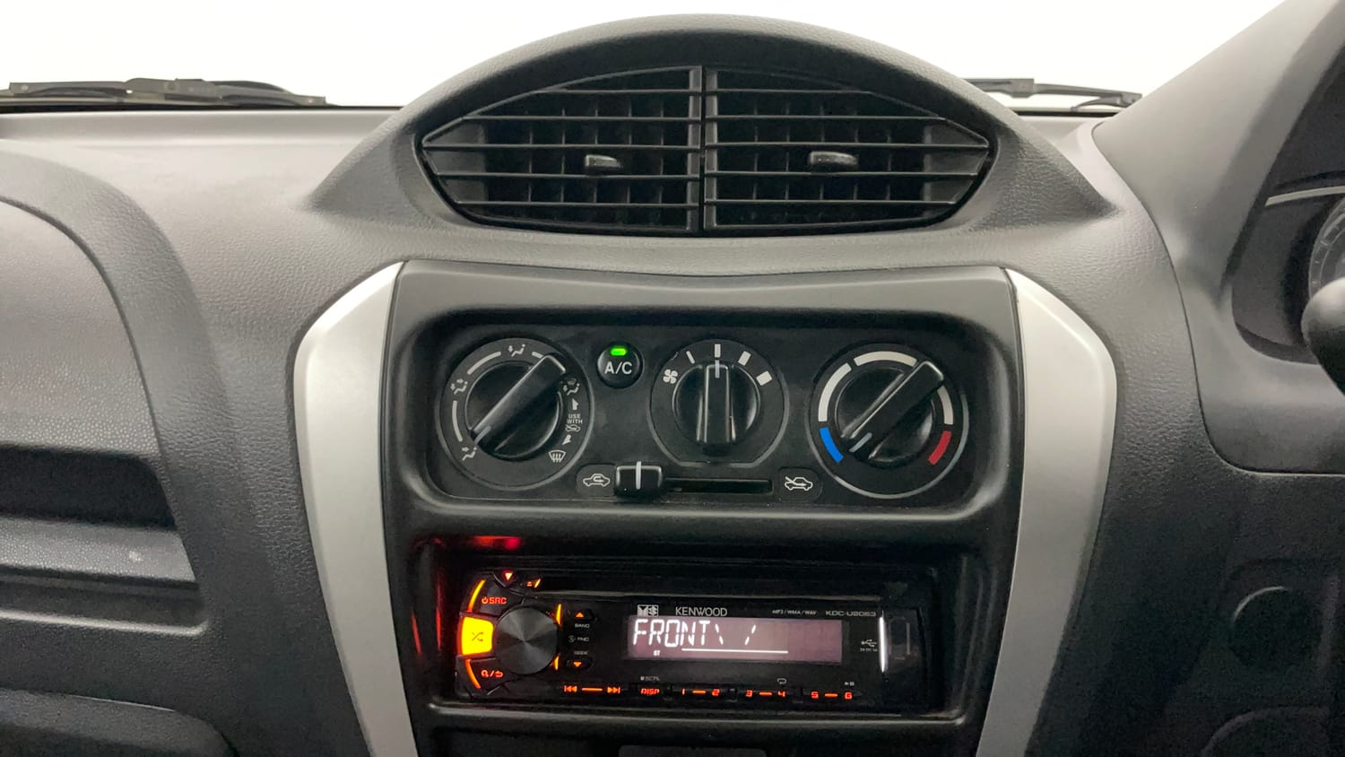 Used 2016 Maruti Suzuki Alto 800 Lxi Petrol Manual interior MUSIC SYSTEM & AC CONTROL VIEW