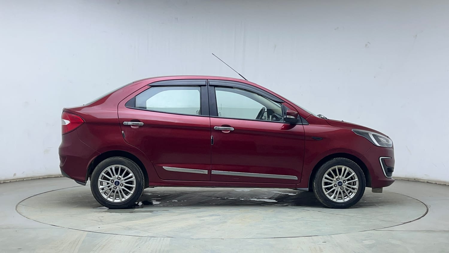 Used 2019 Ford Figo Aspire Titanium 1.2 Ti-VCT Petrol Manual exterior RIGHT SIDE VIEW