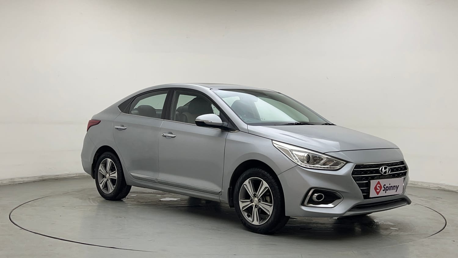 Used 2019 Hyundai Verna SX (O) 1.6 VTVT AT Petrol Automatic exterior RIGHT FRONT CORNER VIEW