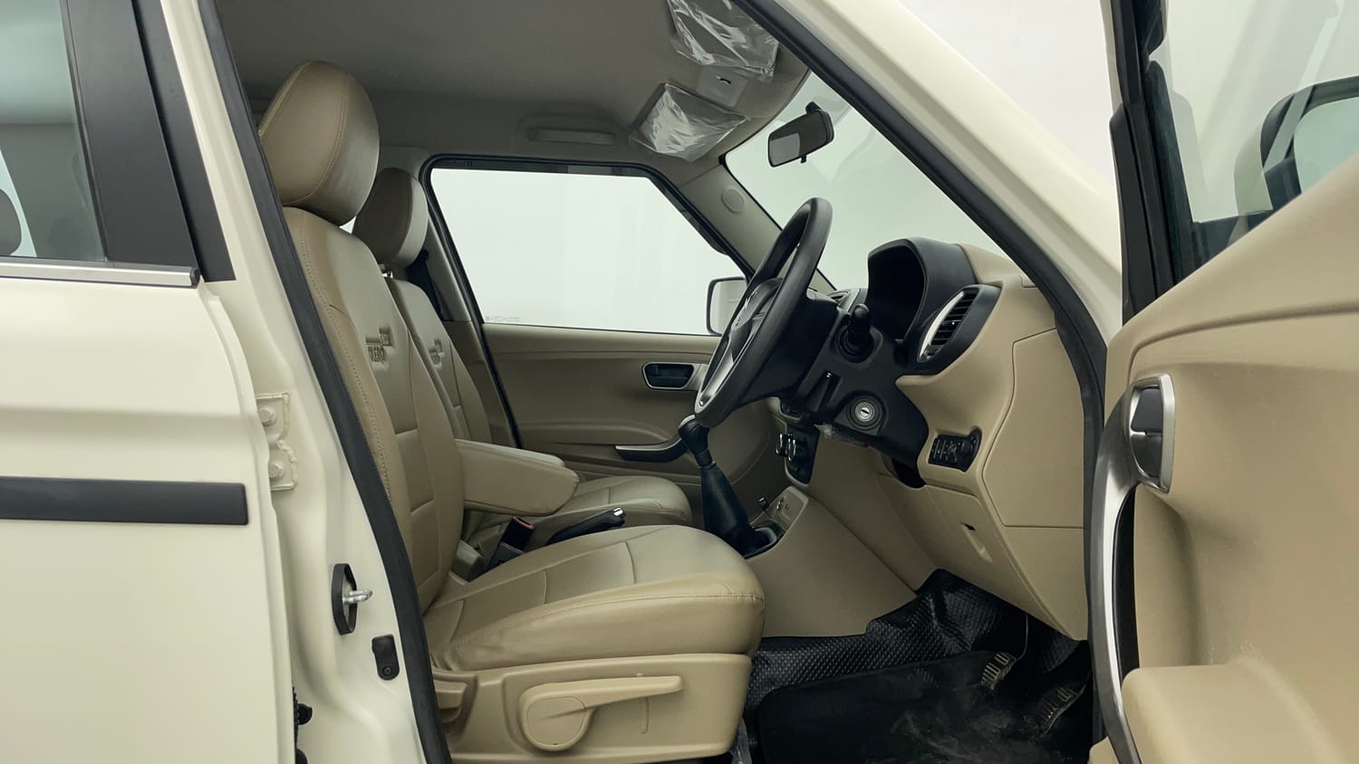 Used 2024 Mahindra Bolero Neo Plus P10 Diesel Manual interior RIGHT SIDE FRONT DOOR CABIN VIEW