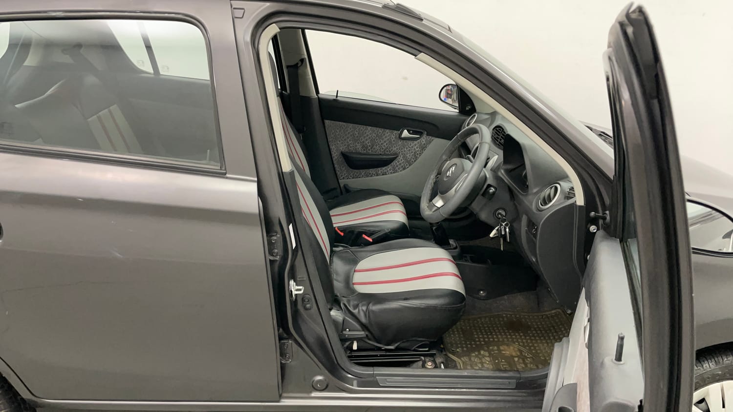 Used 2016 Maruti Suzuki Alto 800 Lxi Petrol Manual interior RIGHT SIDE FRONT DOOR CABIN VIEW