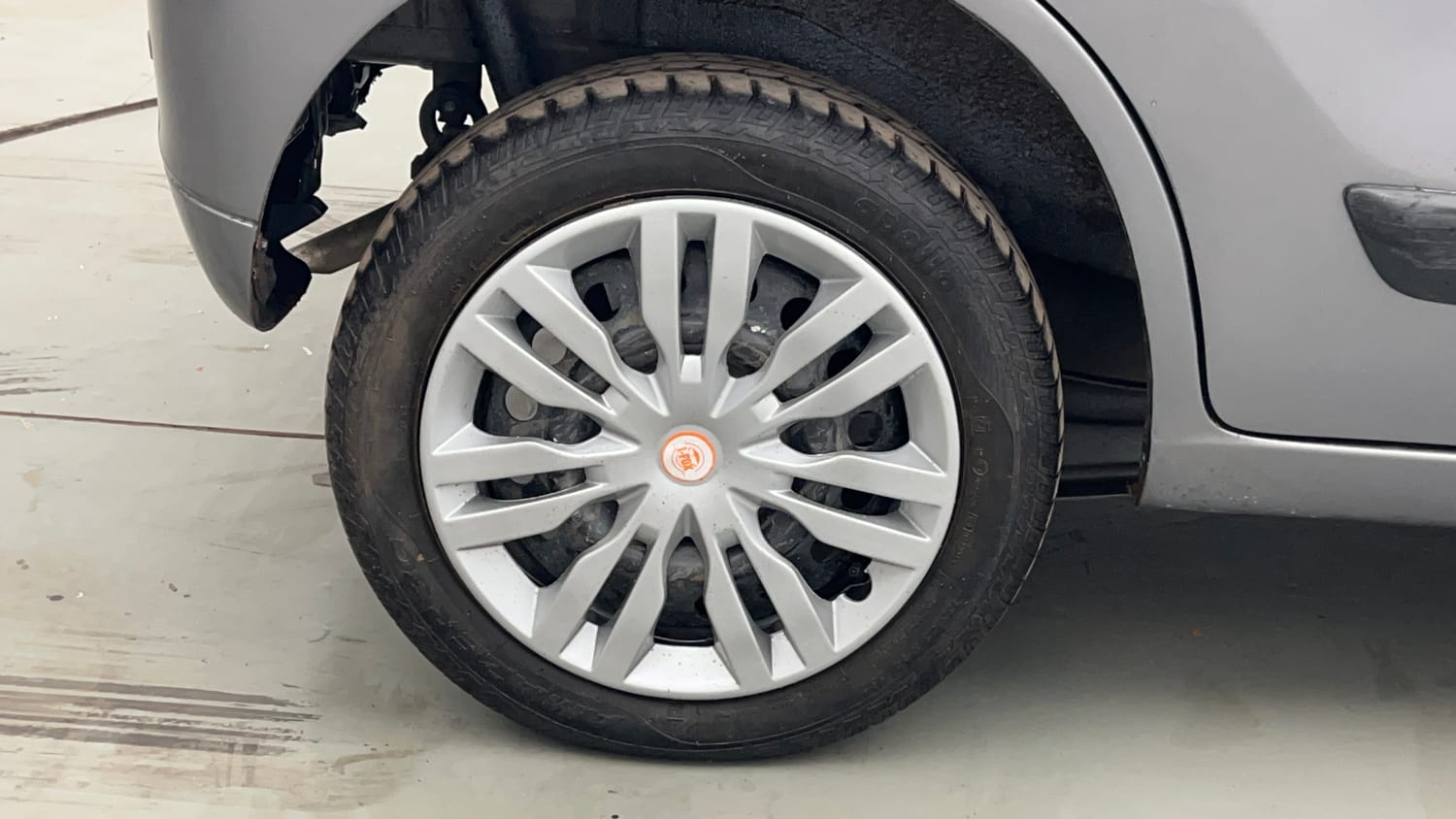 Used 2017 Maruti Suzuki Wagon R VXI Petrol Manual tyres RIGHT REAR TYRE RIM VIEW