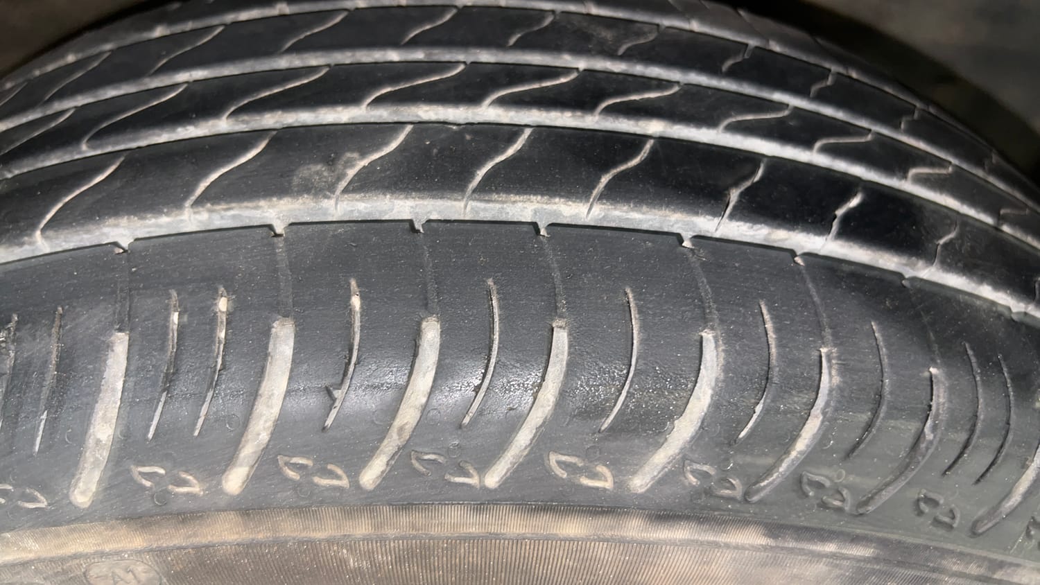Used 2021 Renault Kiger RXT MT Petrol Manual tyres RIGHT FRONT TYRE TREAD VIEW