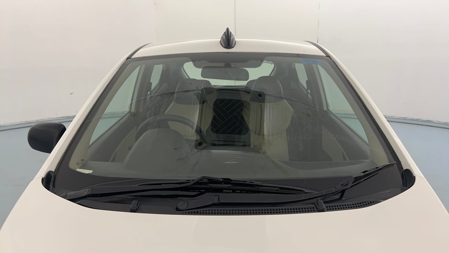 Used 2014 Hyundai Eon Era + Petrol Manual exterior FRONT WINDSHIELD VIEW