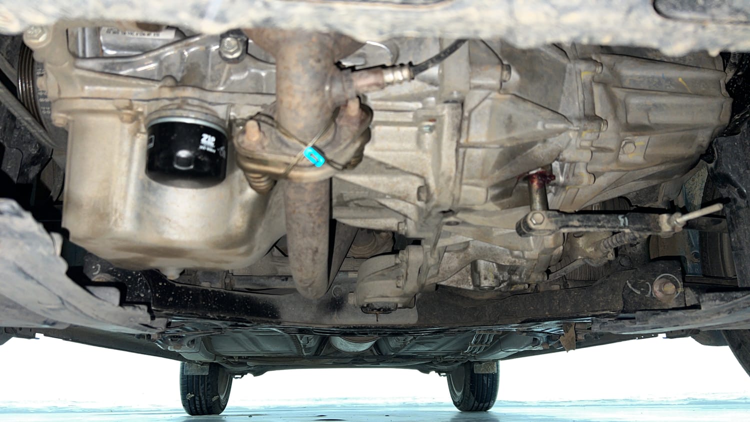 Used 2020 Toyota Glanza V Petrol Manual extra FRONT LEFT UNDERBODY VIEW