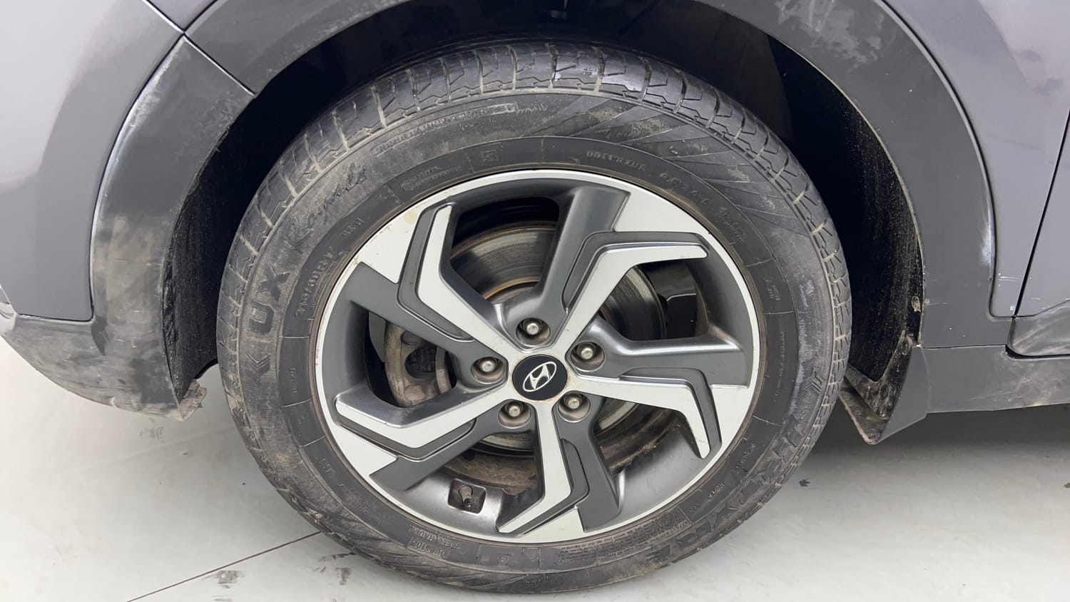 Used 2018 Hyundai Creta SX 1.6 AT CRDi Diesel Automatic tyres LEFT FRONT TYRE RIM VIEW