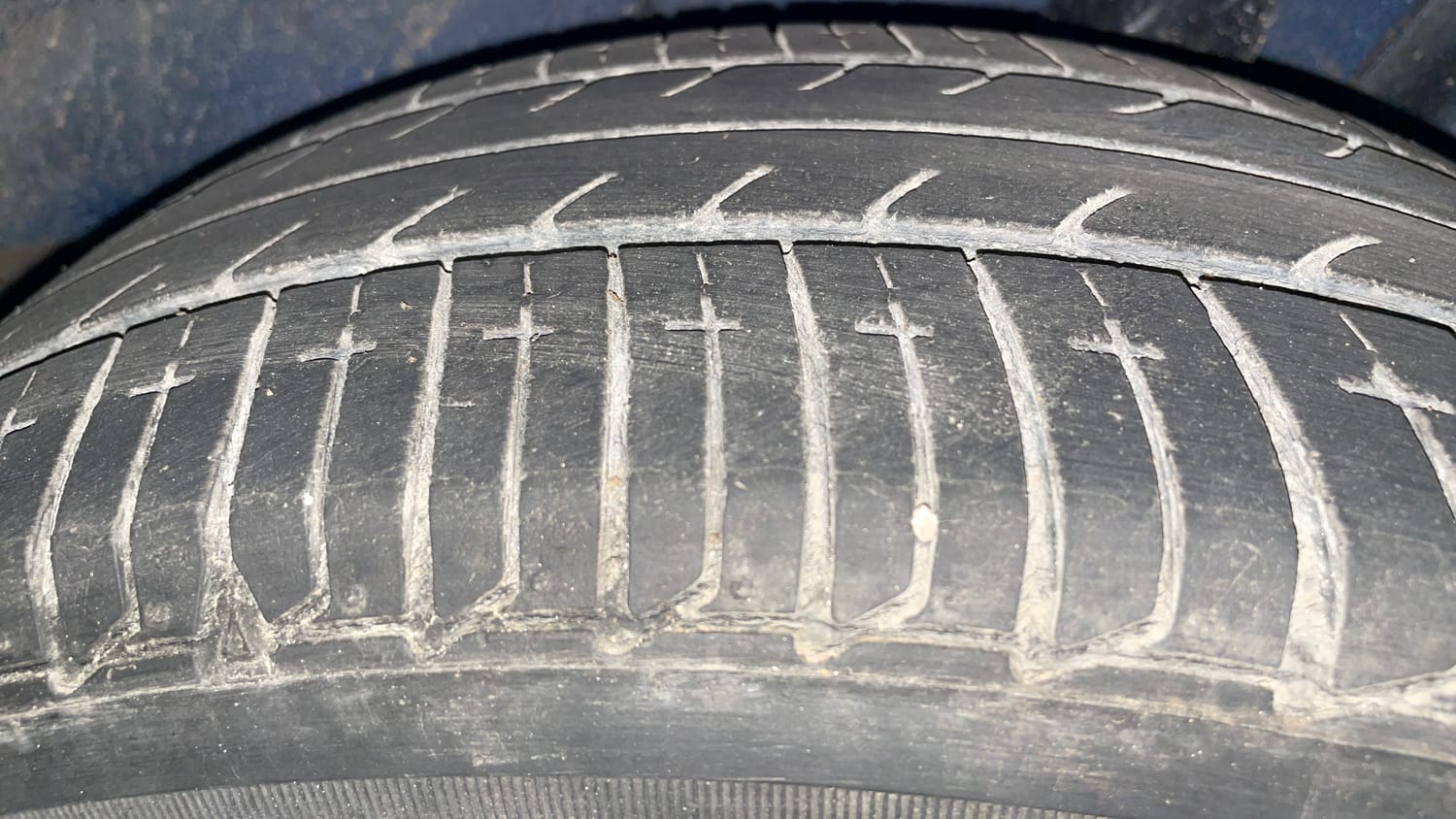 Used 2015 Hyundai Xcent SX 1.2 (O) Petrol Manual tyres LEFT REAR TYRE TREAD VIEW