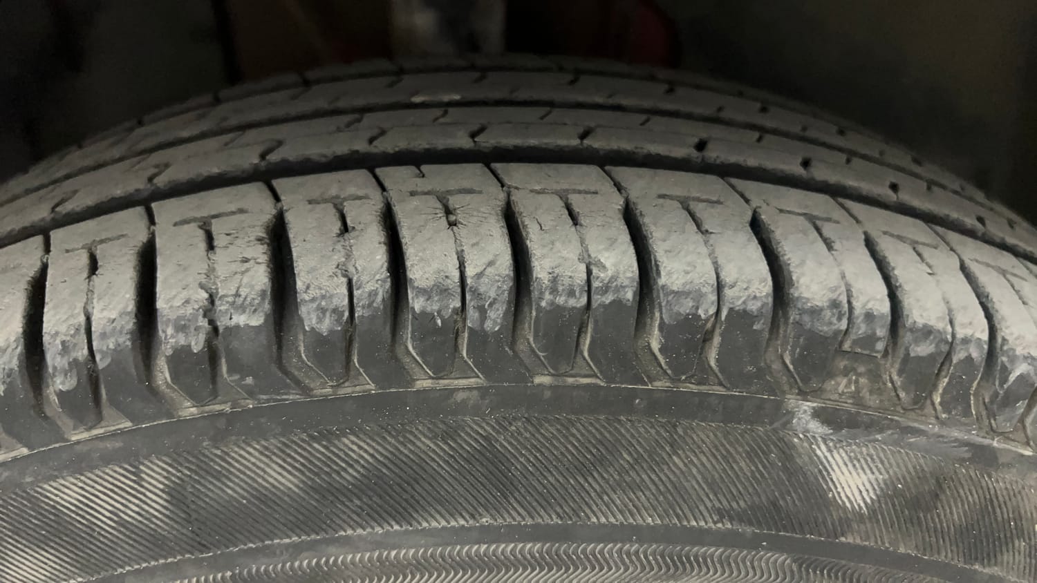 Used 2020 Tata Altroz XE Petrol Petrol Manual tyres RIGHT FRONT TYRE TREAD VIEW
