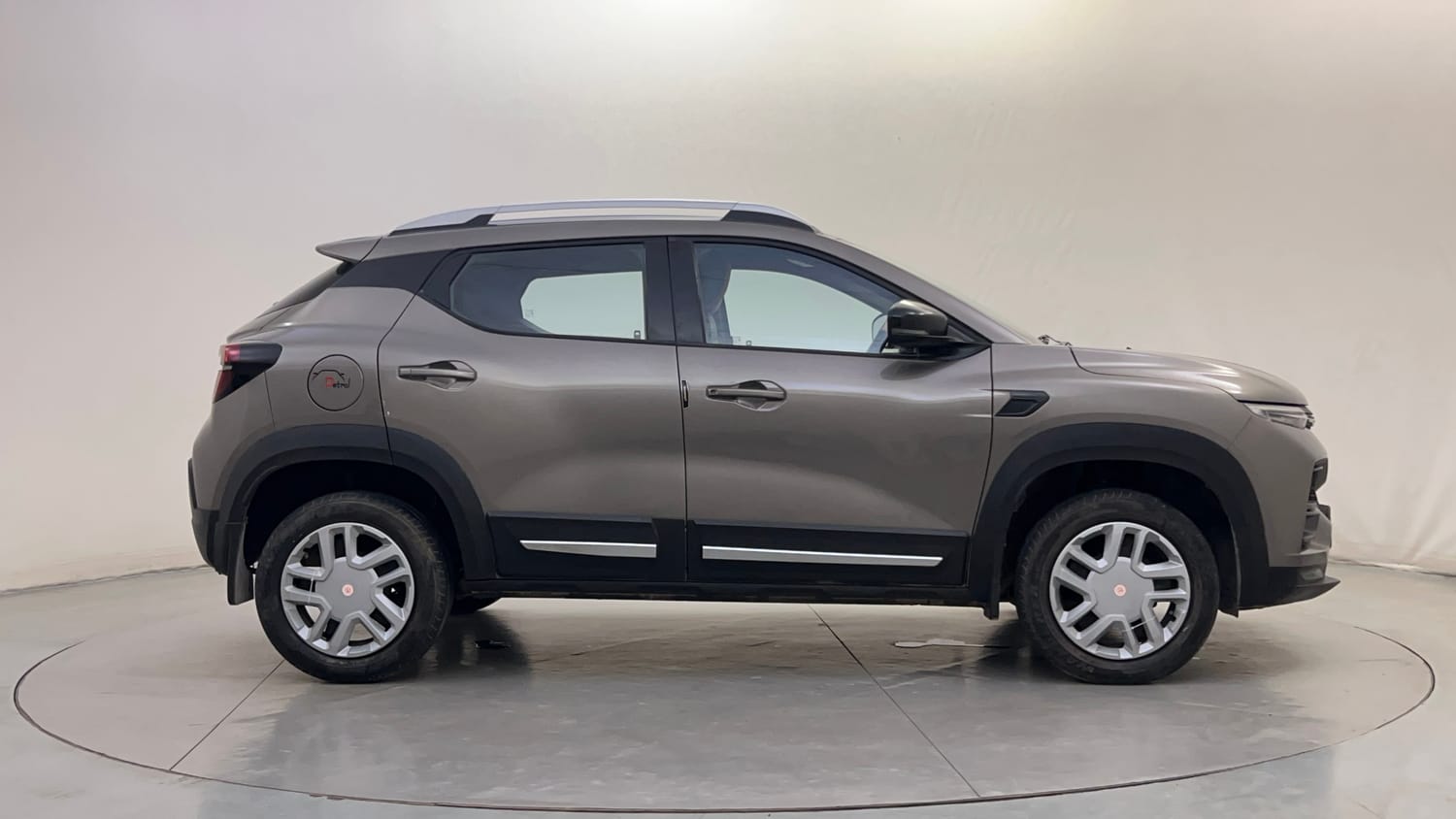 Used 2021 Renault Kiger RXT MT Petrol Manual exterior RIGHT SIDE VIEW