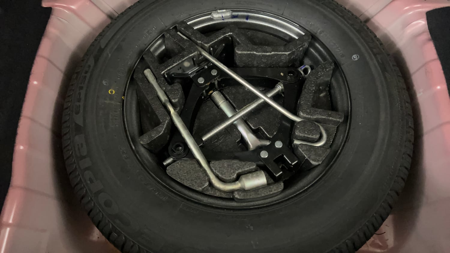 Used 2020 Tata Altroz XE Petrol Petrol Manual tyres SPARE TYRE VIEW