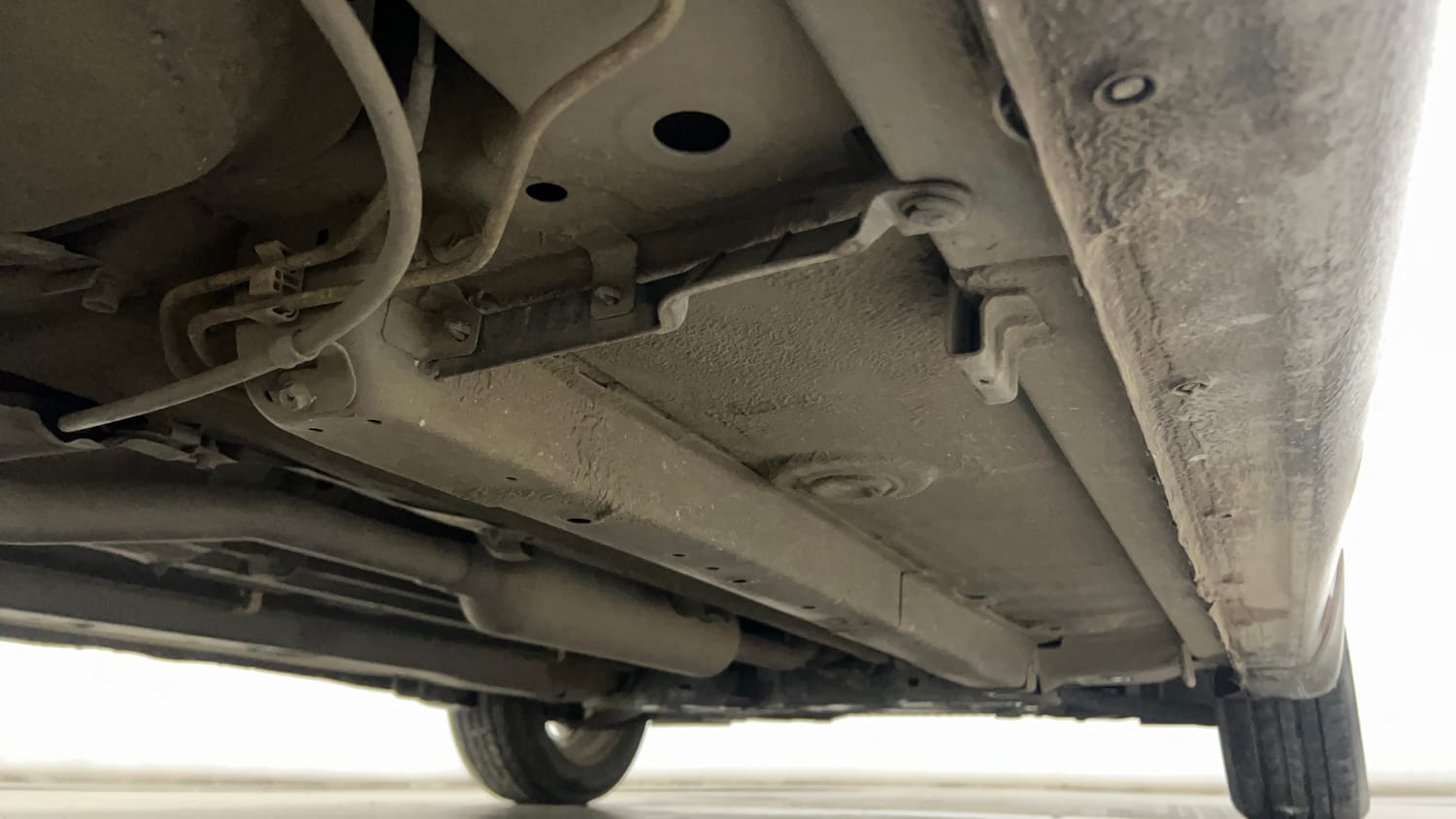 Used 2015 Maruti Suzuki Ciaz ZXI+ Petrol Manual extra REAR RIGHT UNDERBODY VIEW