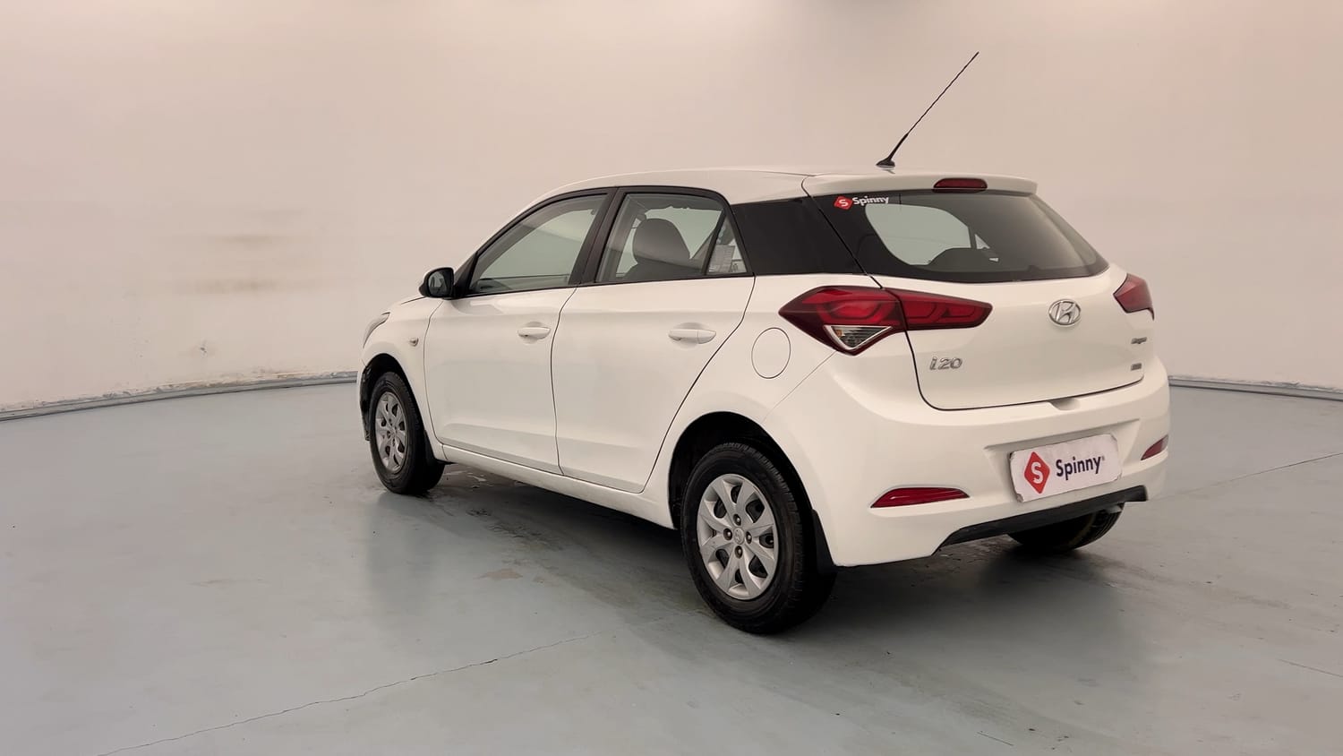 Used 2016 Hyundai Elite i20 Magna 1.2 Petrol Manual exterior LEFT REAR CORNER VIEW