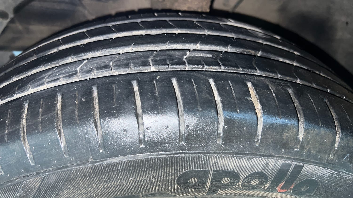 Used 2020 Toyota Glanza V Petrol Manual tyres LEFT FRONT TYRE TREAD VIEW