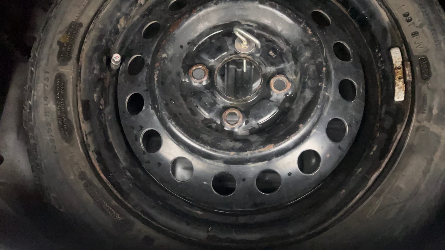 Used 2017 Maruti Suzuki Wagon R VXI Petrol Manual tyres SPARE TYRE VIEW